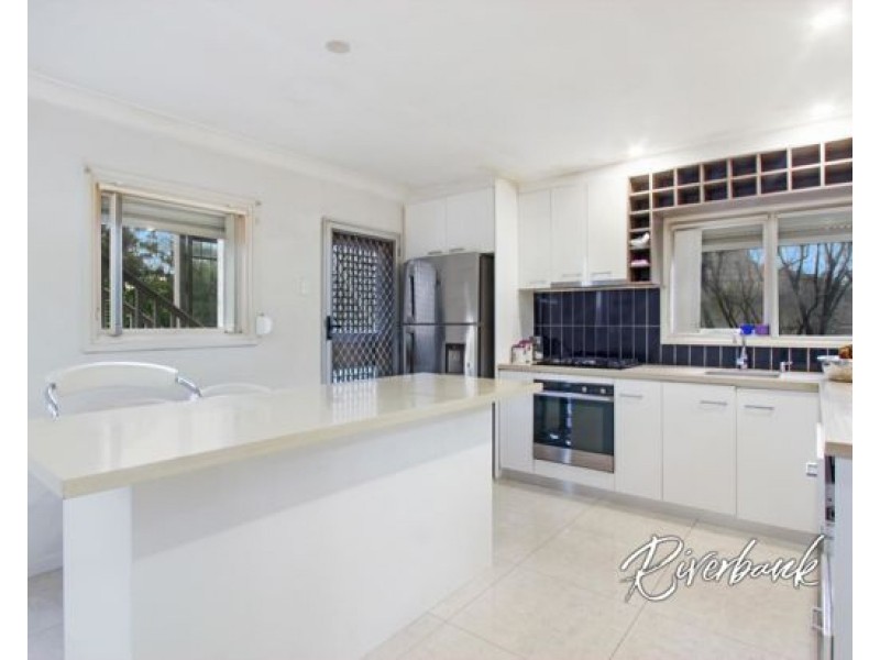 4 Hall Place, Guildford NSW 2161