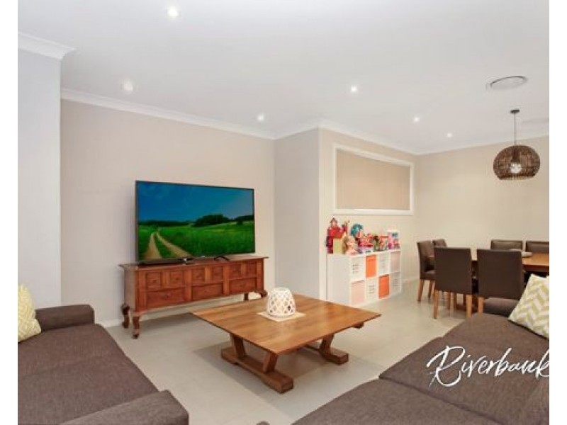 15 Binnet Street, Pemulwuy NSW 2145