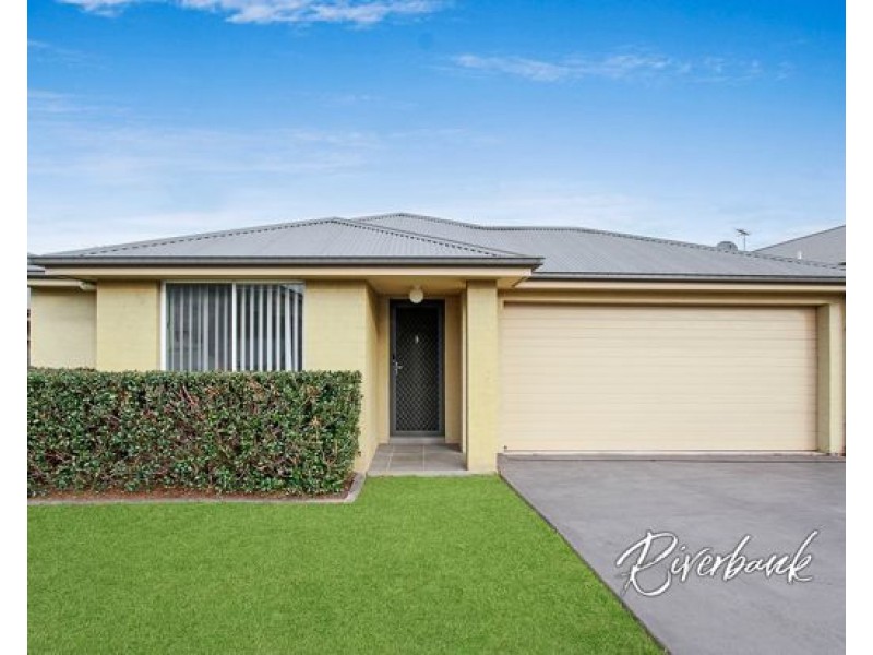 18 Fortune Street, Glenfield NSW 2167