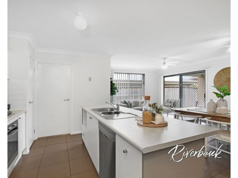 18 Fortune Street, Glenfield NSW 2167