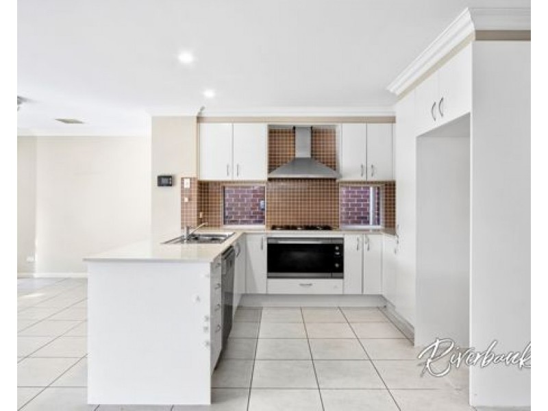 15 Baoma Avenue, Pemulwuy NSW 2145