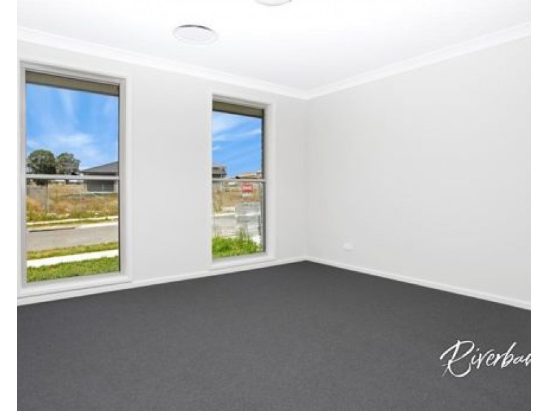 35 Dardanelles Road, Edmondson Park NSW 2174