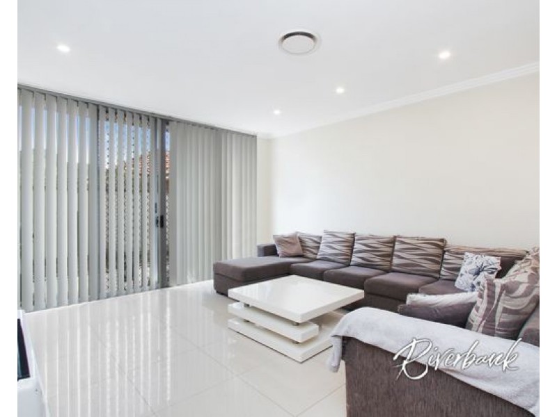 2/92 Burnett St, Merrylands NSW 2160