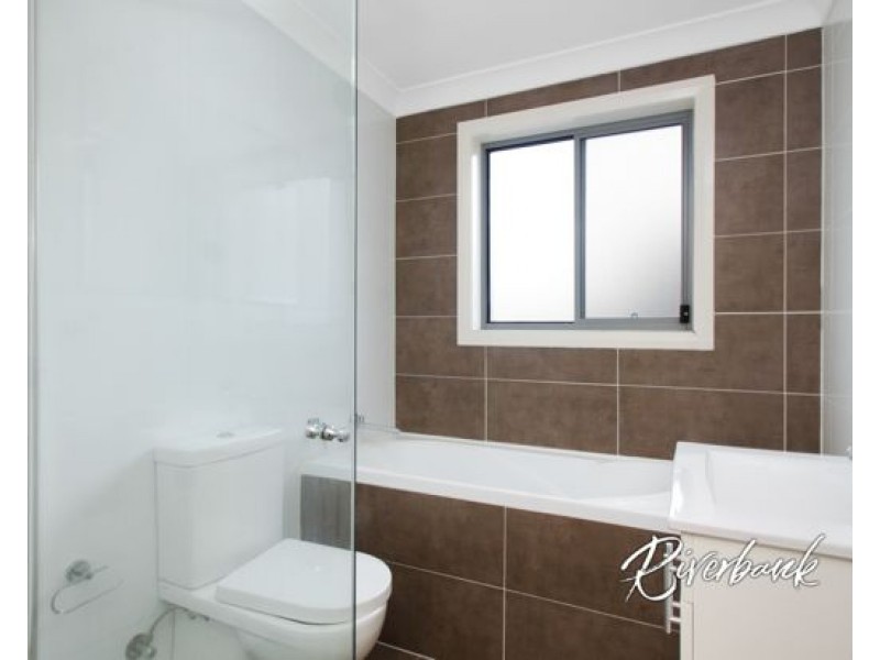 2/92 Burnett St, Merrylands NSW 2160