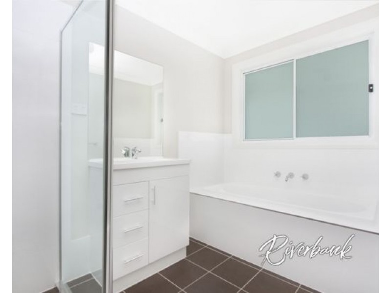 33 Clements Road, Edmondson Park NSW 2174