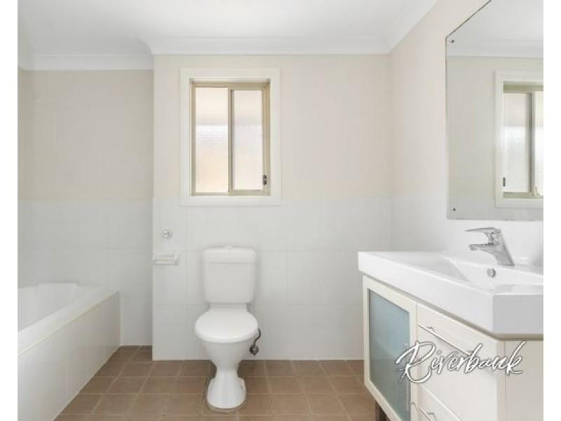 7 Pugh Avenue, Pemulwuy NSW 2145