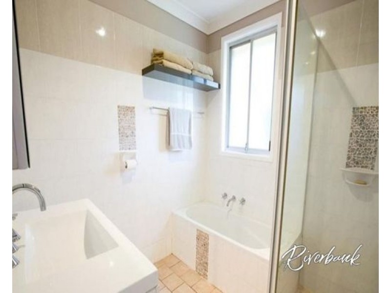 11 Robinson Road, Cranebrook NSW 2749