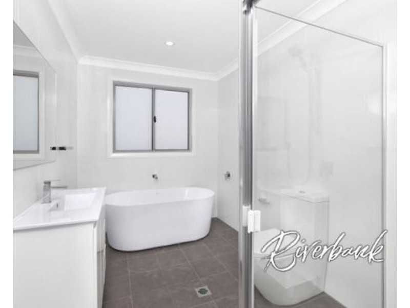 13 Glenholme Drive, Glenmore Park NSW 2745