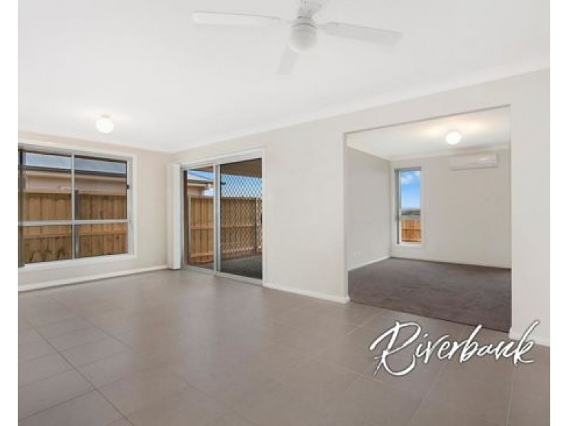 13 Asimus Circuit, Elderslie NSW 2570