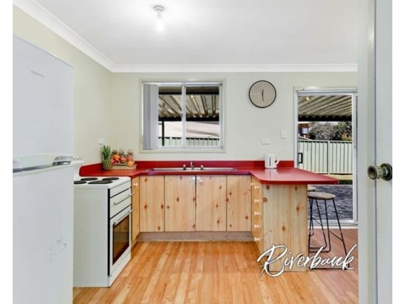 4 Avalon Place, Woodbine NSW 2560