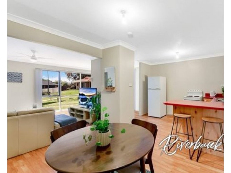 4 Avalon Place, Woodbine NSW 2560