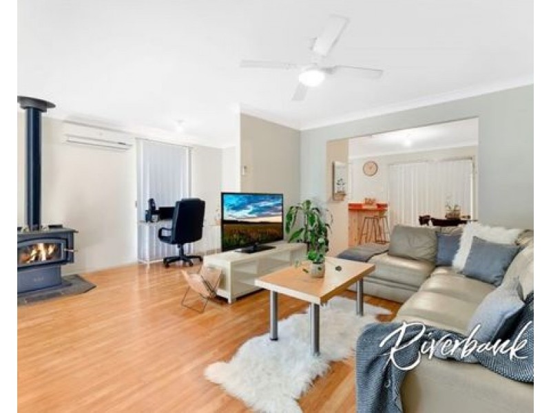 4 Avalon Place, Woodbine NSW 2560