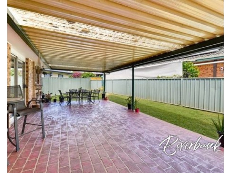 4 Avalon Place, Woodbine NSW 2560