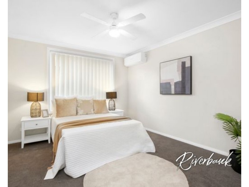 12 Fortune Street, Glenfield NSW 2167
