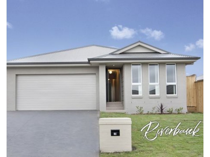 18 Dromedary Place, Macquarie Links NSW 2565