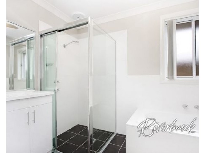 18 Dromedary Place, Macquarie Links NSW 2565