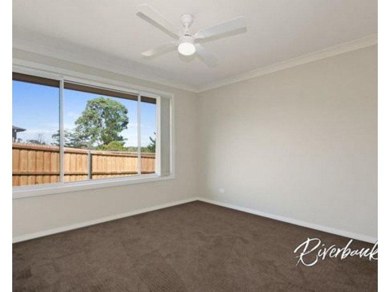 29 Asimus Circuit, Elderslie NSW 2570