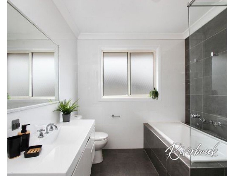 11 Stanbury Avenue, Pemulwuy NSW 2145