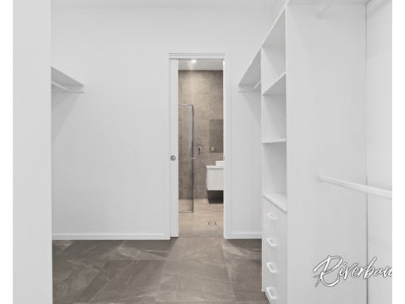 5 Hoxton Place, Spring Farm NSW 2570