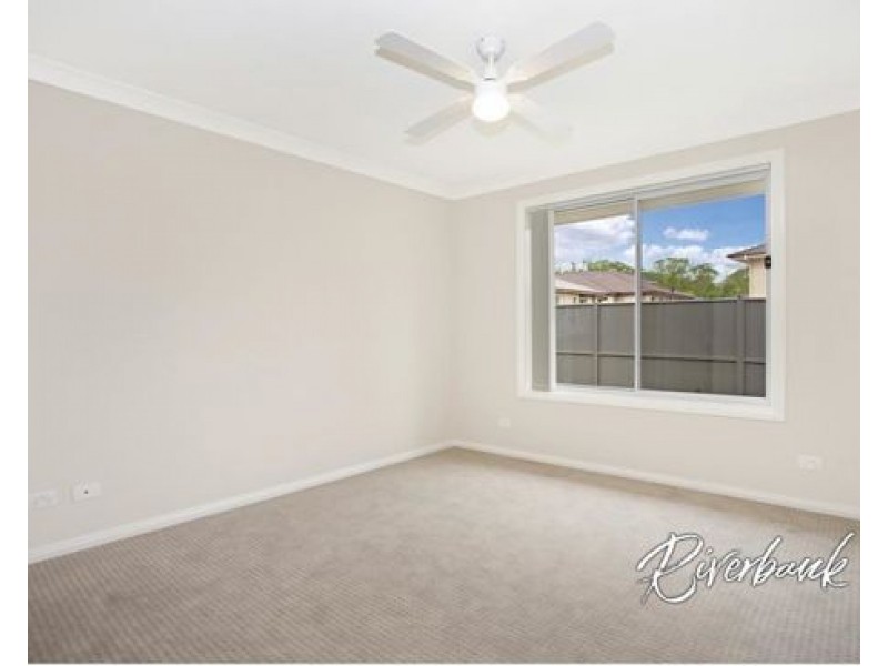 27 Townsend Crescent, Ropes Crossing NSW 2760