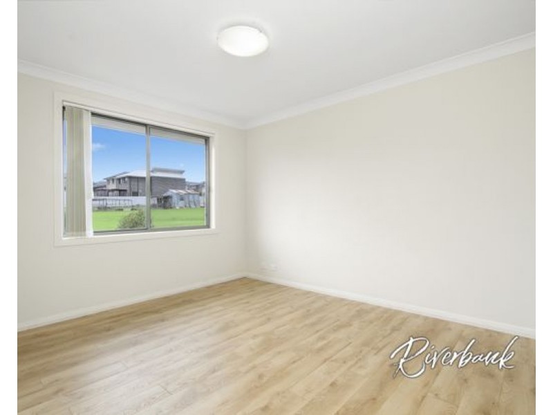 3 Numa Way, Glenfield NSW 2167