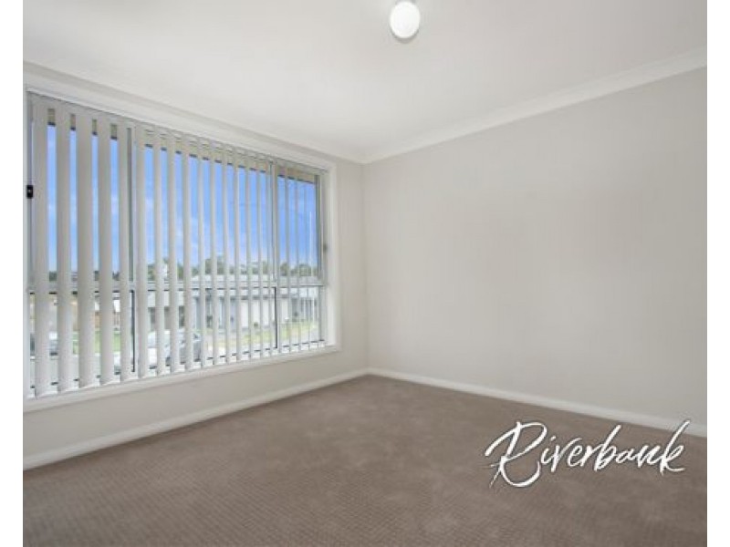 13 Teasdale Close, Elderslie NSW 2570