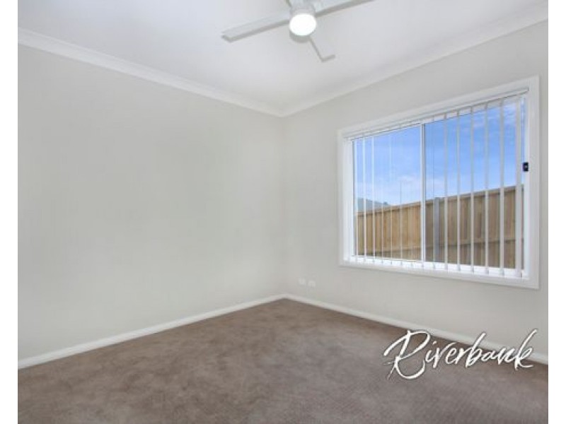 13 Teasdale Close, Elderslie NSW 2570
