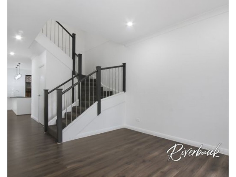 10 Samuel Way, Pemulwuy NSW 2145