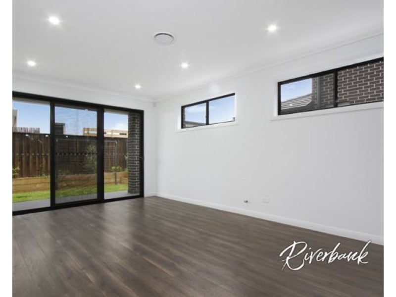 10 Samuel Way, Pemulwuy NSW 2145