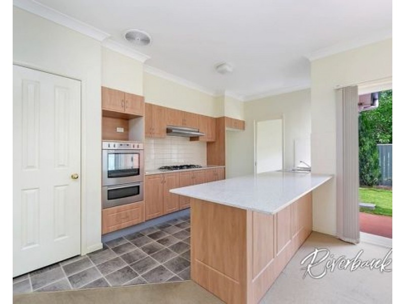 10A Barangaroo Road, Toongabbie NSW 2146