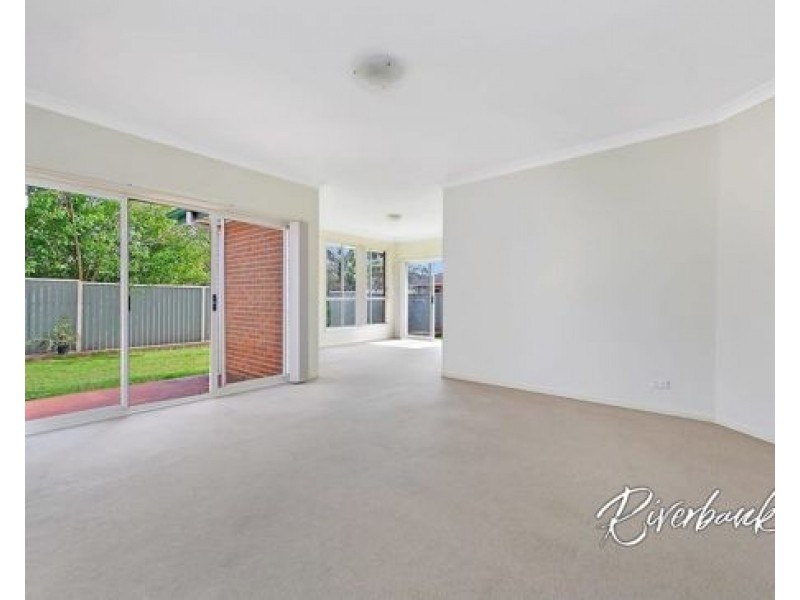 10A Barangaroo Road, Toongabbie NSW 2146