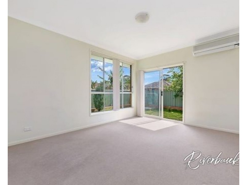 10A Barangaroo Road, Toongabbie NSW 2146
