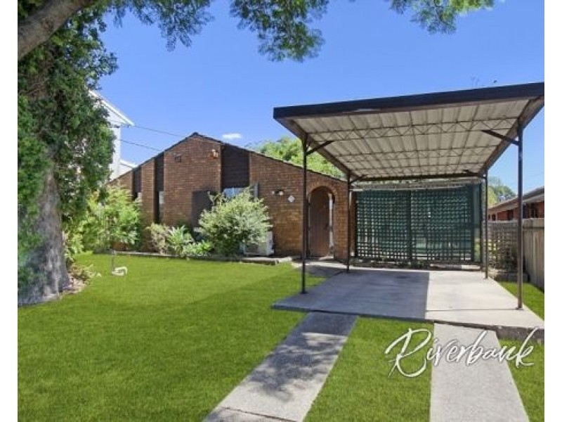 5 Nairobi Place, Toongabbie NSW 2146