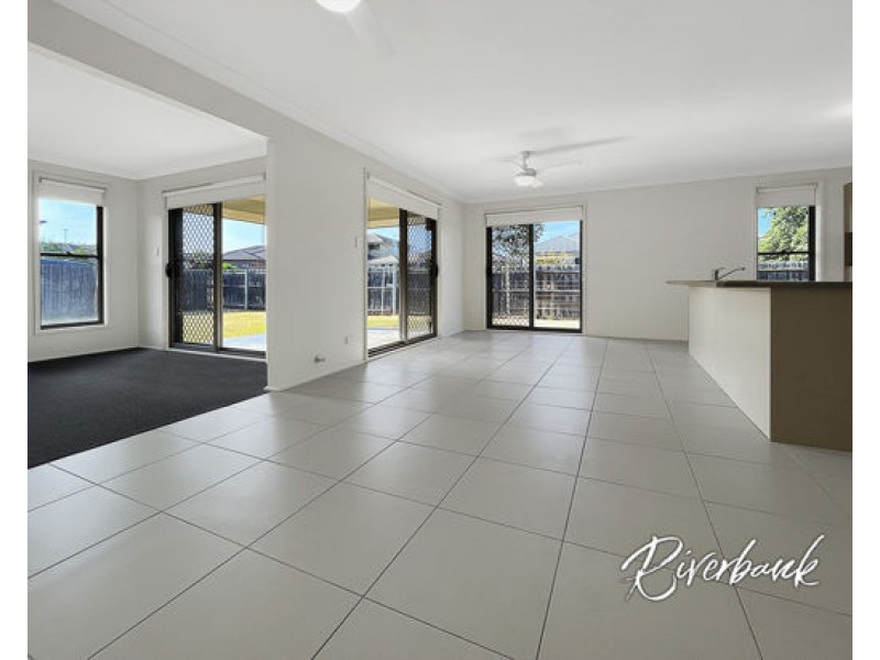 14 Crossley Avenue, Glenmore Park NSW 2745