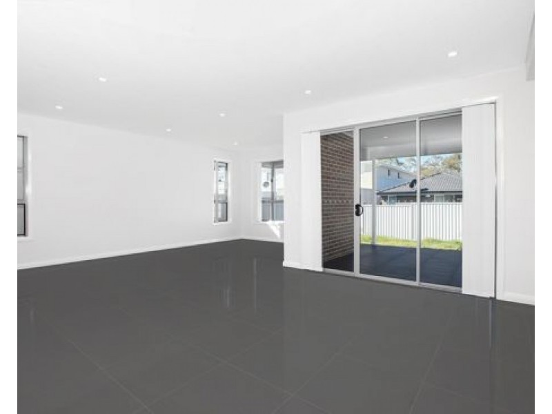 11 Glenholme Drive, Glenmore Park NSW 2745