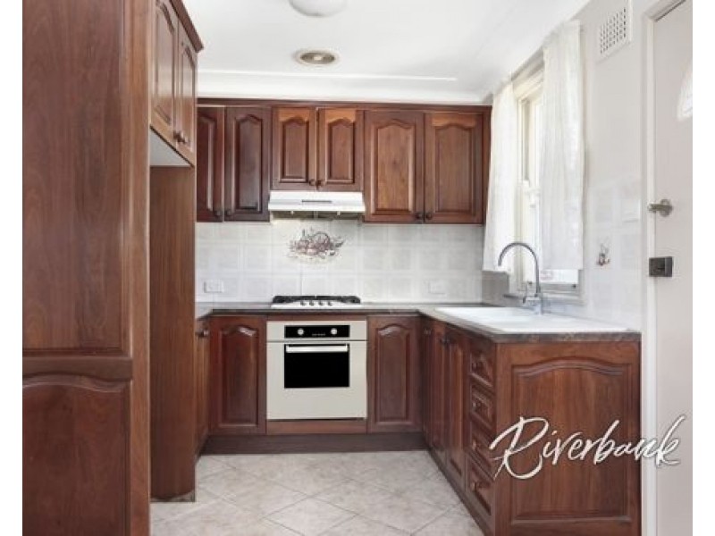 76 Bryson Street, Toongabbie NSW 2146