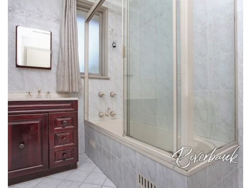 76 Bryson Street, Toongabbie NSW 2146