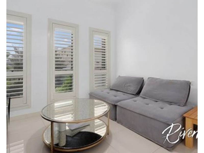 6 Warwick Road, Merrylands NSW 2160