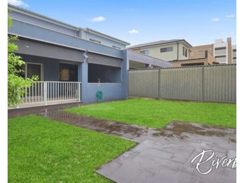 6 Warwick Road, Merrylands NSW 2160