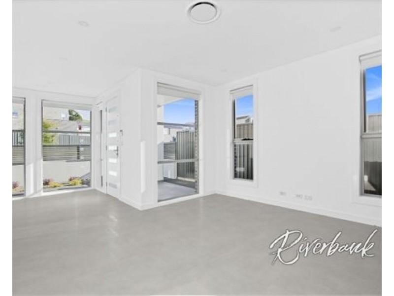 10 Winnima Cct, Pemulwuy NSW 2145