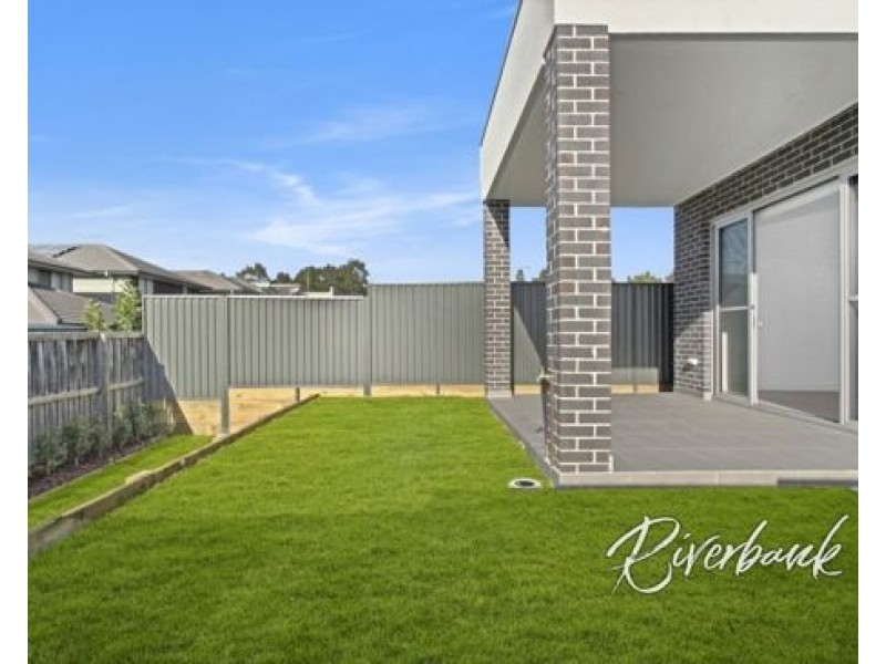 10 Winnima Cct, Pemulwuy NSW 2145