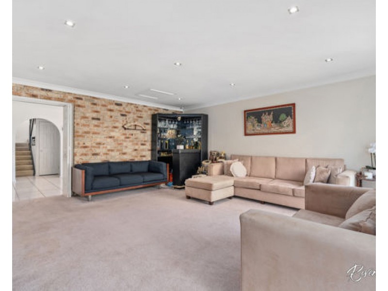 6 Jowarra Way, Merrylands NSW 2160