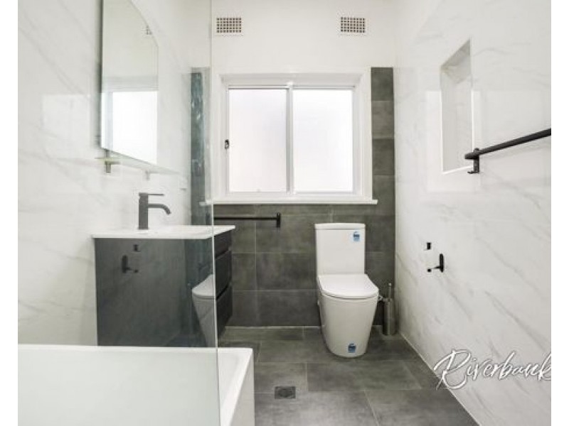 31a Centenary Road, Merrylands NSW 2160