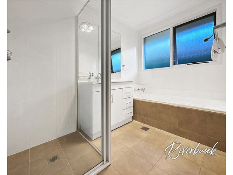 63 Aberfeldy Cres, St Andrews NSW 2566