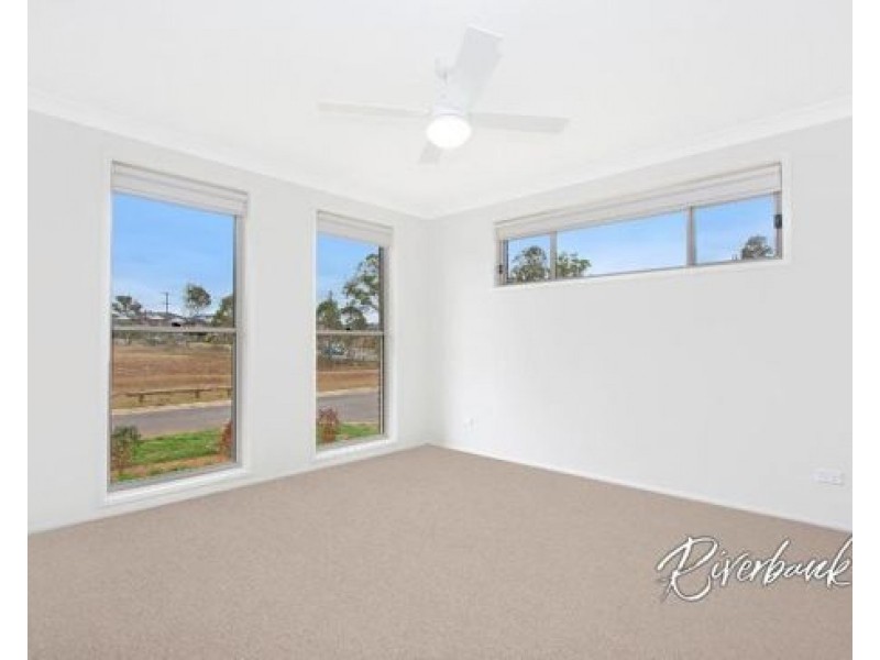 26 Tottenham Place, Glenfield NSW 2167