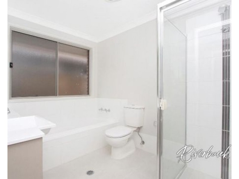 26 Tottenham Place, Glenfield NSW 2167