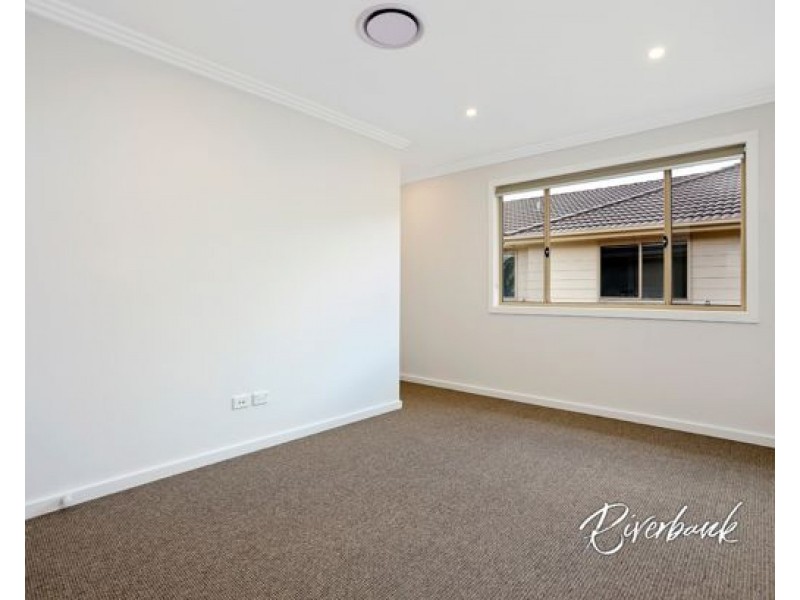 2/80 Canberra Street, Oxley Park NSW 2760