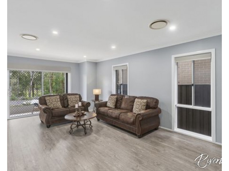 10 Driftway Drive, Pemulwuy NSW 2145