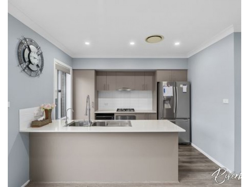 10 Driftway Drive, Pemulwuy NSW 2145