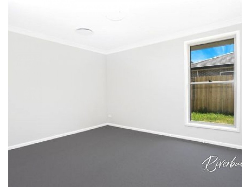 35 Dardanelles Street, Edmondson Park NSW 2174
